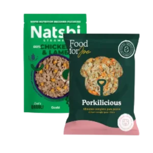 Comida cocinada para perro, alimento completo con ingredientes naturales como pollo, cordero y cerdo.