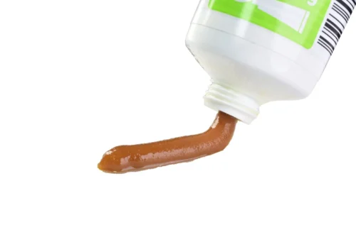 pasta saliendo del tubo de Brit Care Cat Functional Paste Multivitamin