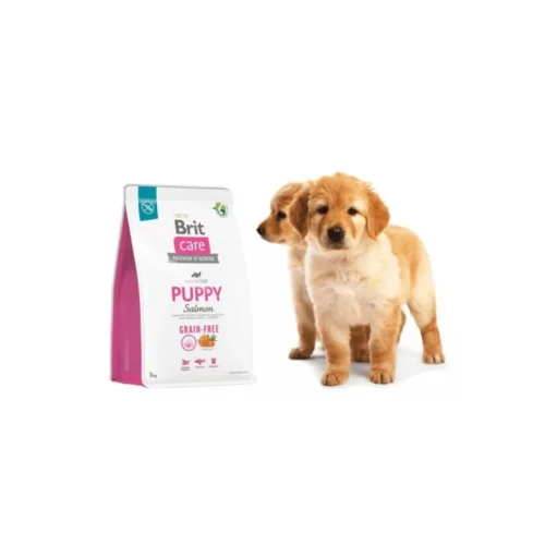 pack pienso brit care puppy salmon junto a dos cachorros